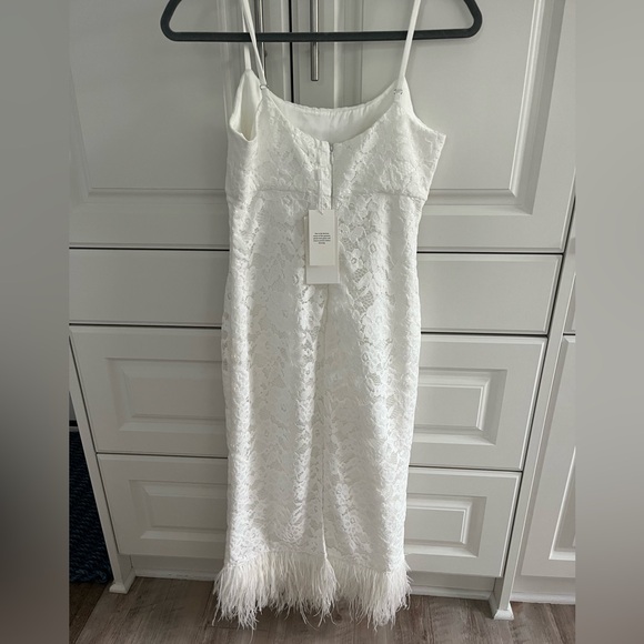 Bought for bridal shower. The lace with the feathers is elegant yet so fun! - Picture 6 of 11